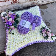 Knitting tribute 