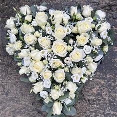 White rose, Lisanthus &amp; Spray rose heart 