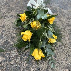 Yellow rose sheaf 
