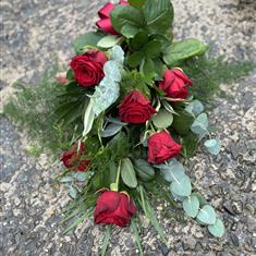 Red rose sheaf 