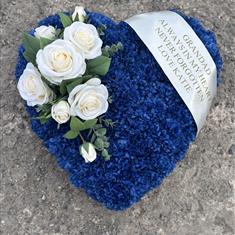 Artificial heart blue &amp; white 