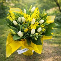 Yellow and white tulip handtied 
