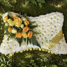 Pillow tribute - yellow &amp; White 